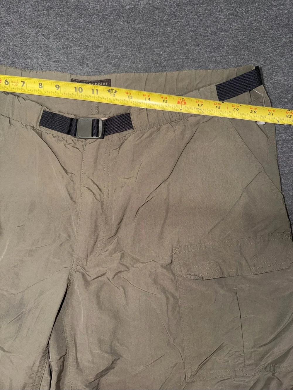 Men's Royal Robbin’s Olive Cargo Shorts with Built-In Web Belt